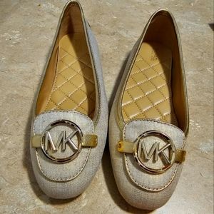MICHAEL KORS LADIES SIZE 9 FLATS